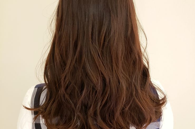 落ち着いた大人ヘアカラーのボルドーブラウンが人気